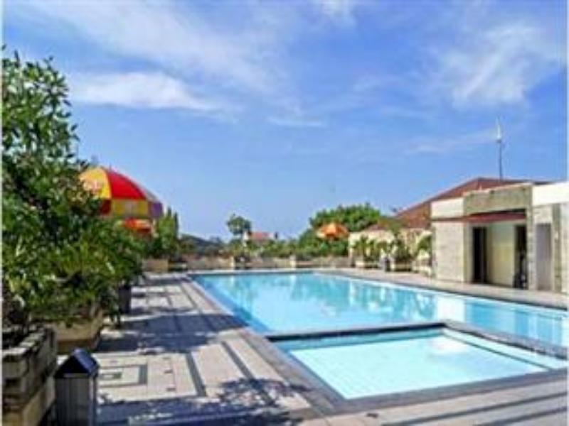 Karlita Hotel Tegal Екстер'єр фото